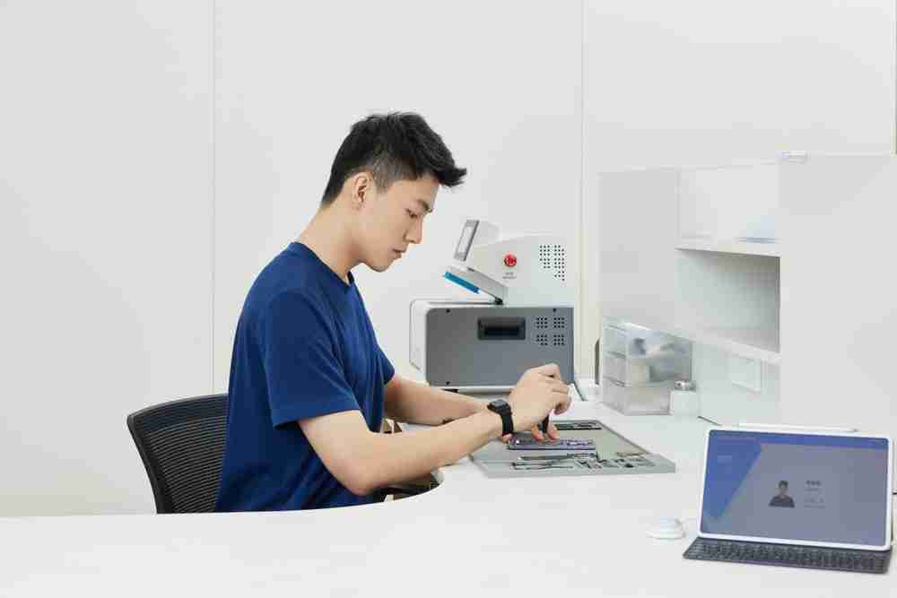 华为服务日2025全新升级:八年坚持,将温暖服务带给用户