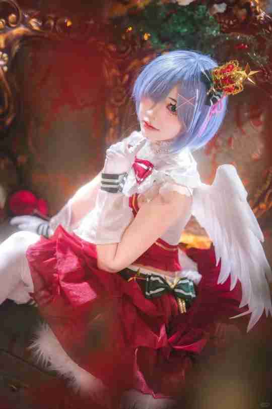雷姆圣诞节COS，白丝萌妹，简直太爱了