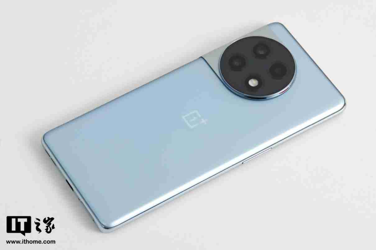 一加Ace 2与Pro手机ColorOS 15正式版尝鲜升级启动