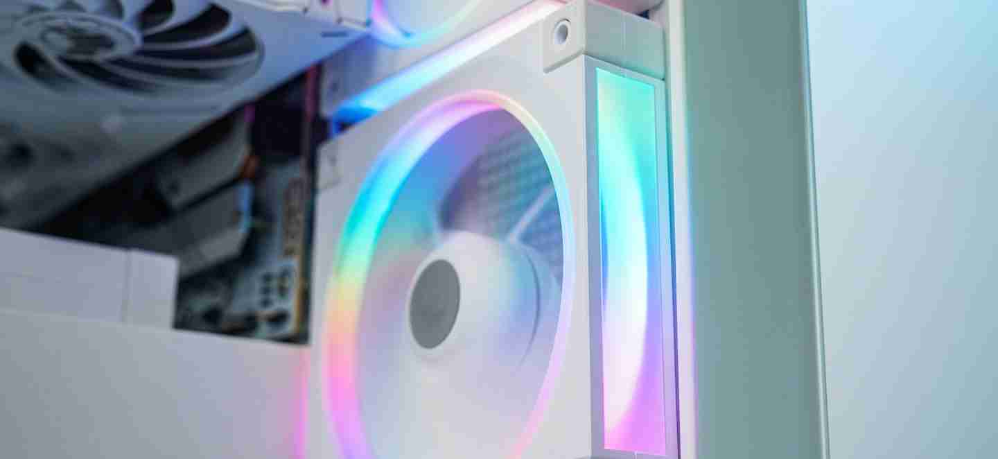 九州风神推出 FL12R 系列反叶散热风扇，ARGB 光环灯效设计