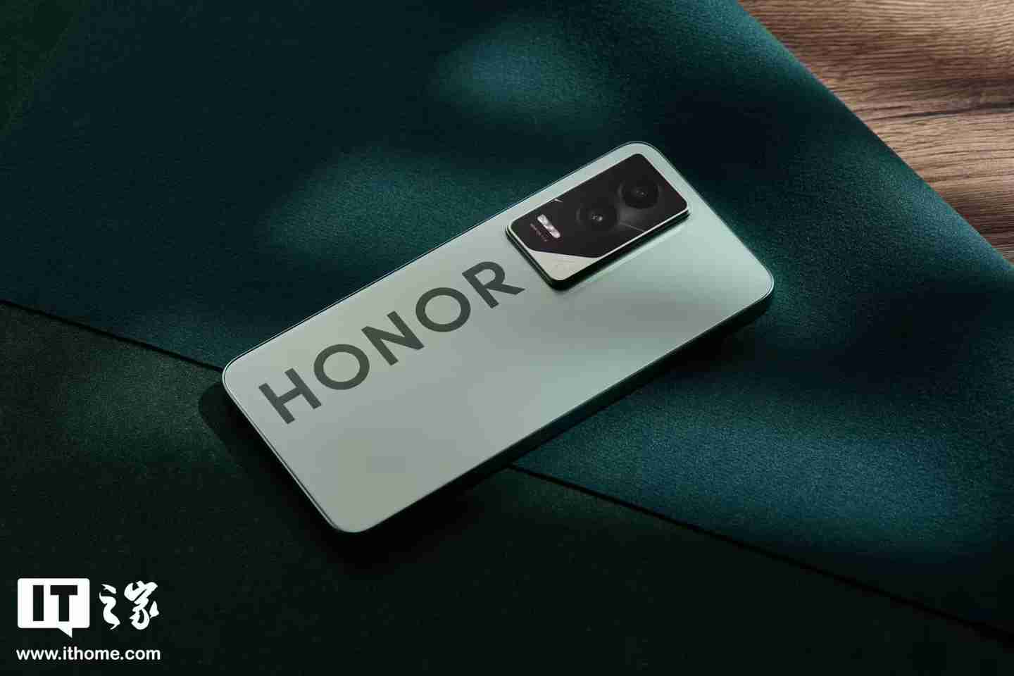 荣耀 GT 手机获推 MagicOS 9.0.0.131:增加路人移除、音量快捷调节面板、幻影稳帧功能开关