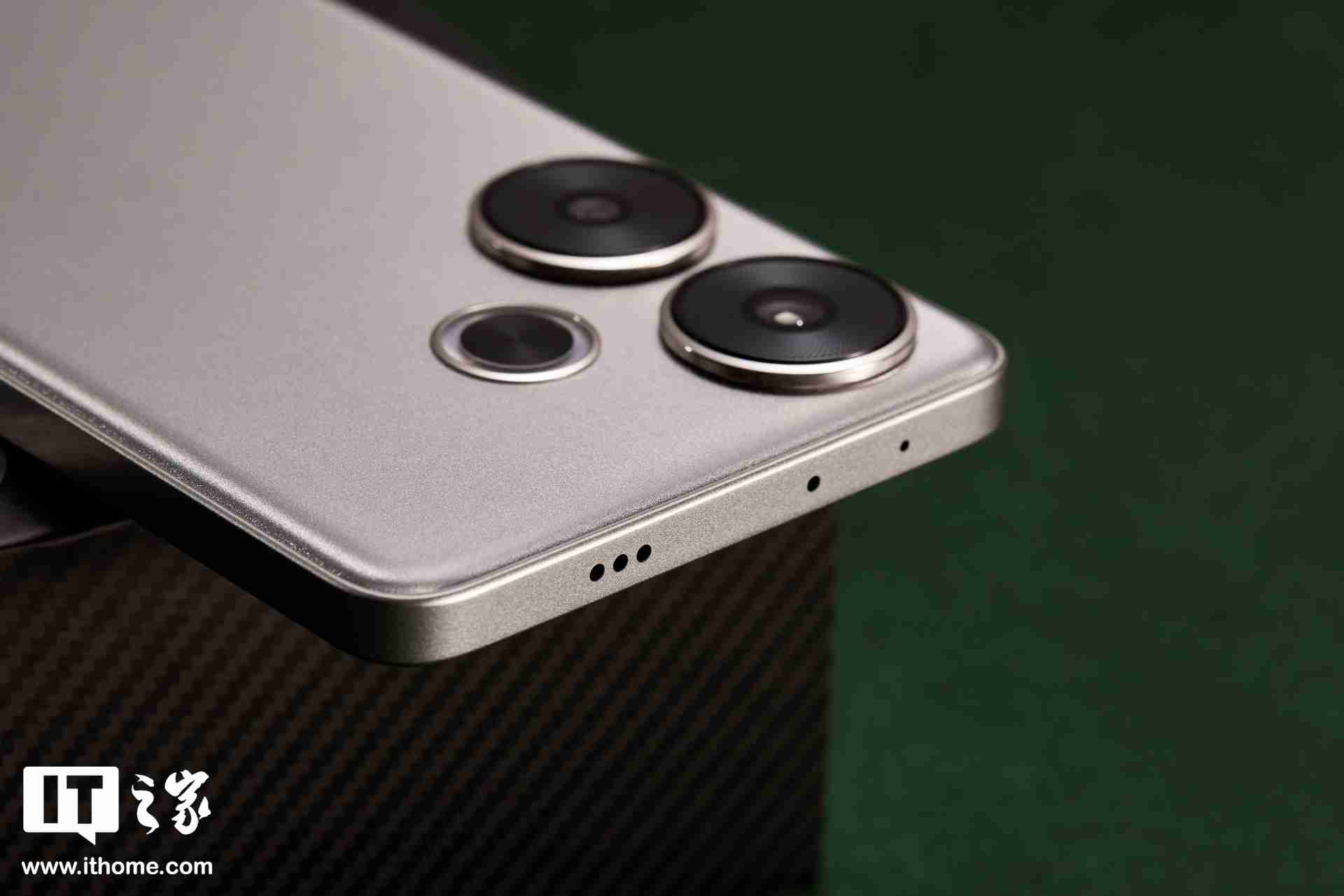 消息称某厂天玑新平台中端机配备 1.5K LTPS 屏 + 6500mAh± 电池,预计为小米 REDMI Turbo 4