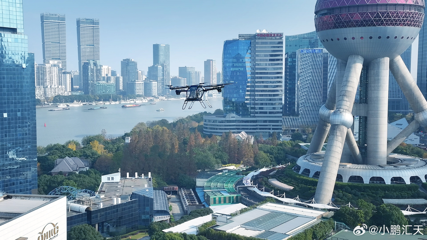 小鹏汇天飞行汽车“陆地航母”上海首飞成功,第一视角视频放出 小鹏汇天飞行汽车“陆地航母”上海首飞成功,第一视角视频放出