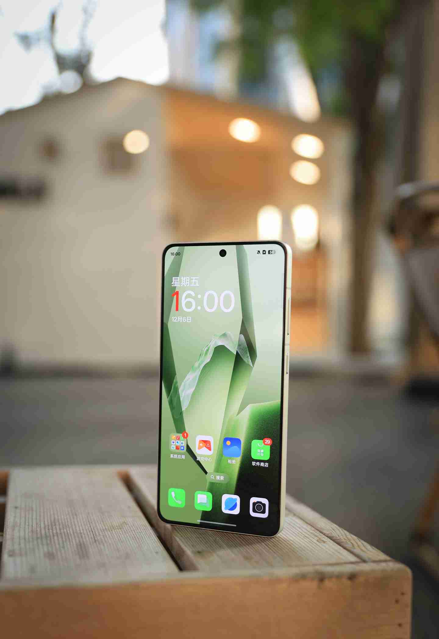 一加 Ace 5 手机真机实拍图公布：直屏、垂直金属中框设计