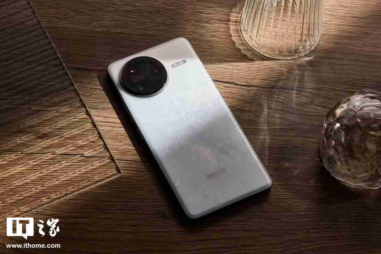 小米 REDMI:K80 系列手机 10 天销量突破 100 万台,刷新 K 系列最快破百万纪录