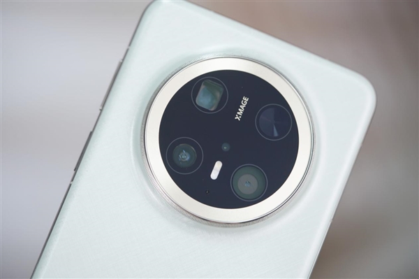 史上最强Mate!华为Mate 70 Pro+飞天青图赏