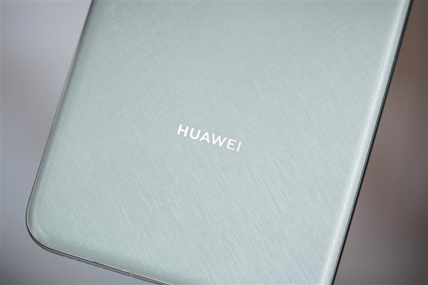 史上最强Mate!华为Mate 70 Pro+飞天青图赏