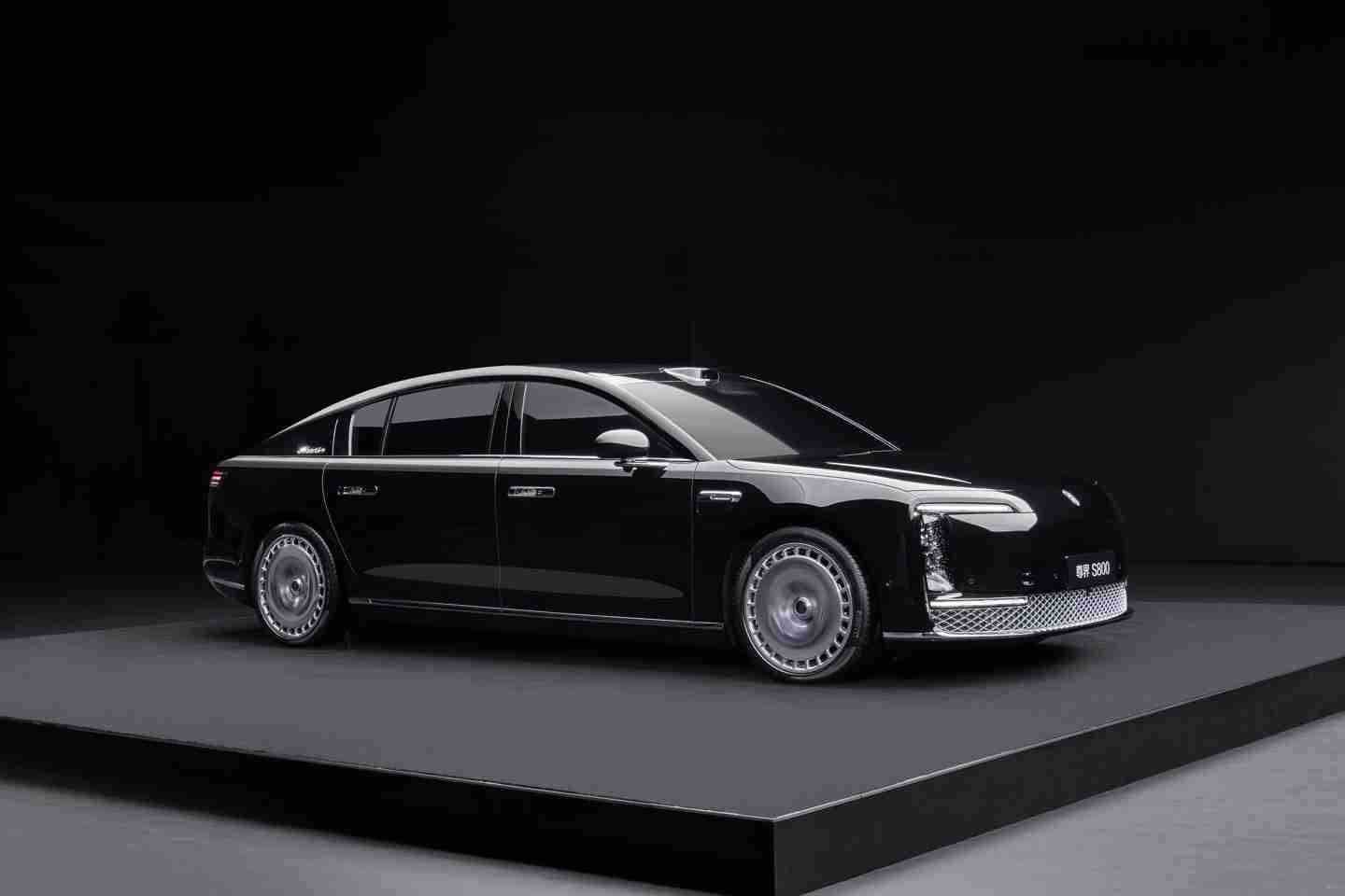 六代机理念 + 8S 设计标准打造,尊界 S800 首发多项华为顶尖黑科技