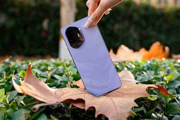 荣耀300 Ultra支持3D超声波指纹:湿手无忧解锁