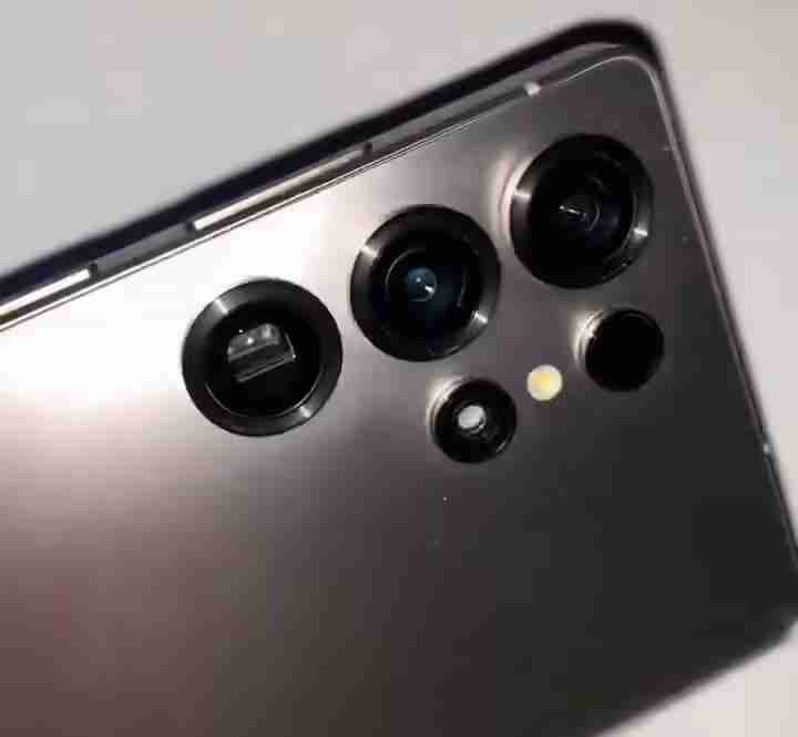 三星Galaxy S25 Ultra手机真机首曝:边角更圆润、边框更窄