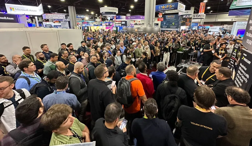 冰岛大力士“魔山”成功拉起 282PB 固态硬盘,打破“数据硬拉”纪录