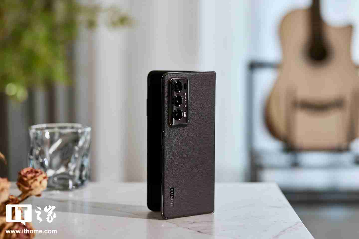 荣耀 MagicOS 9.0 首批公测机型获 122 版本升级:新增支持第三方应用通话录音、闭眼修复等功能