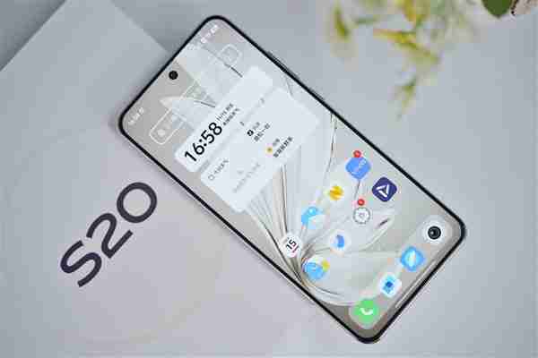 185g机身塞下6500mAh大电池!vivo S20图赏