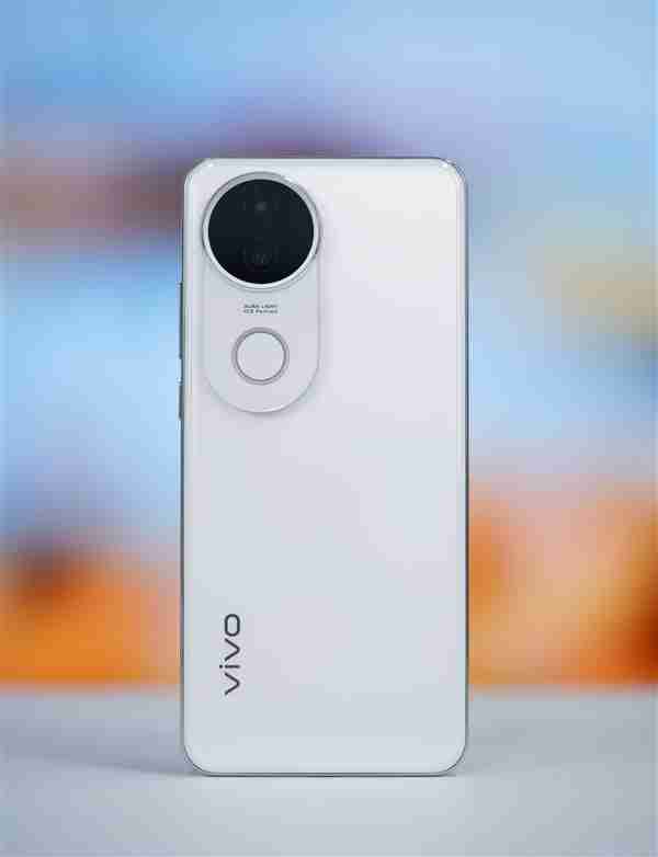 185g机身塞下6500mAh大电池!vivo S20图赏