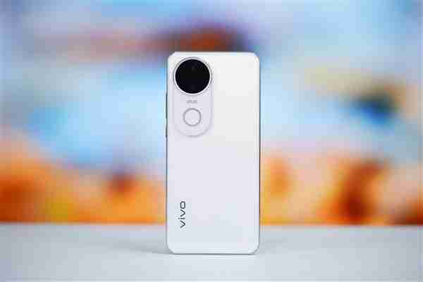 185g机身塞下6500mAh大电池!vivo S20图赏