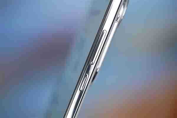 185g机身塞下6500mAh大电池!vivo S20图赏