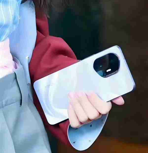 荣耀300系列官宣:号称“拍神”