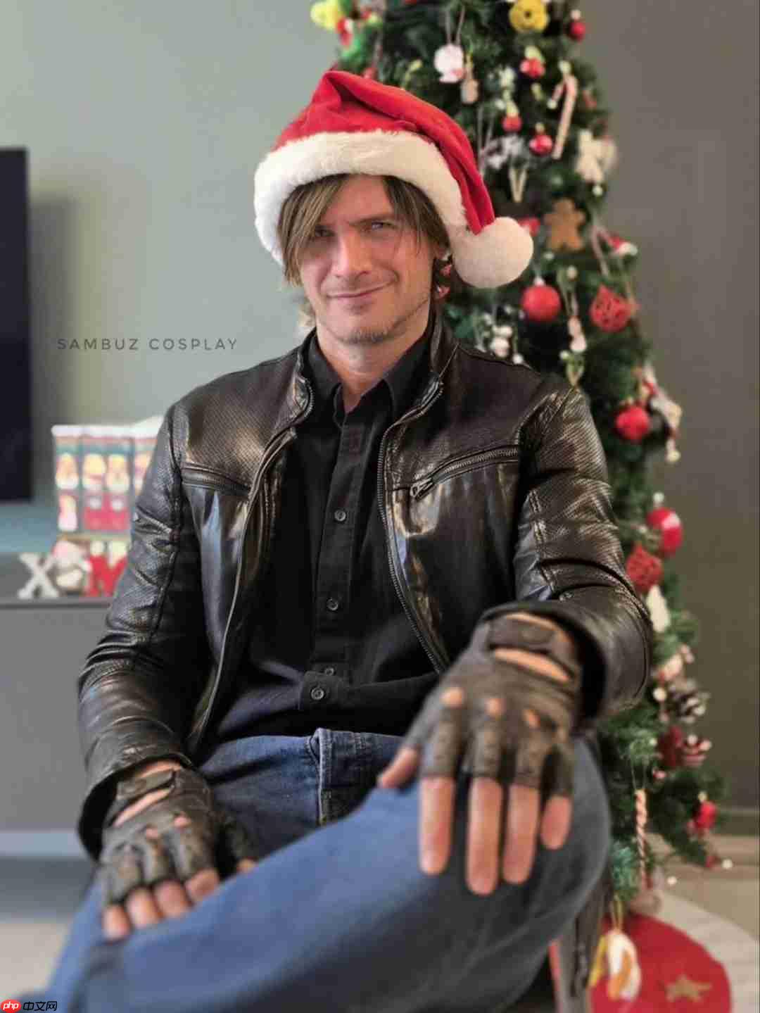 皮衣配圣诞帽!意大利Coser演绎《鬼泣5》圣诞但丁