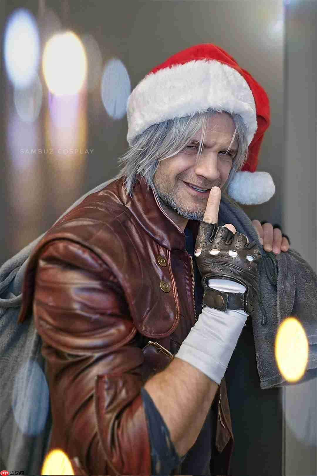 皮衣配圣诞帽!意大利Coser演绎《鬼泣5》圣诞但丁