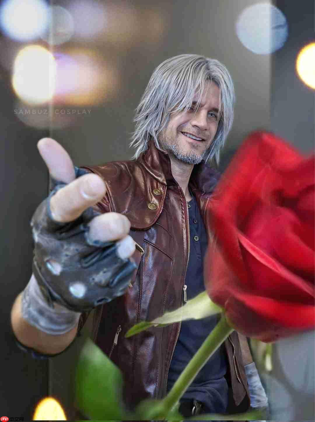 皮衣配圣诞帽!意大利Coser演绎《鬼泣5》圣诞但丁