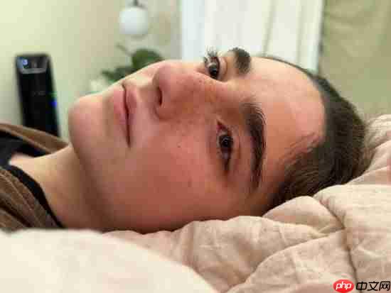 连性取向都还原了！玩家情侣COS《最后生还者》艾莉和蒂娜