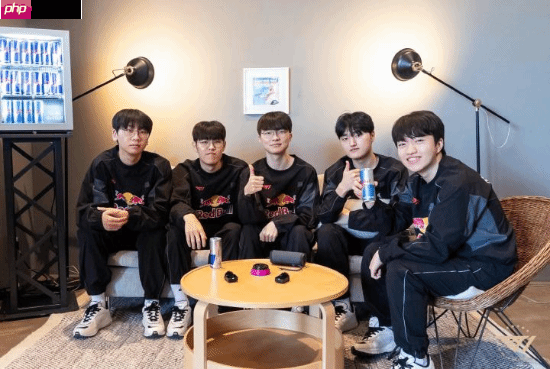 《英雄联盟》红牛杯G2暴打T1新阵容 网友吐槽新援首秀菜得发瘟