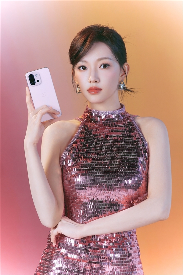 唯一子系6.3英寸小屏旗舰！一加15T入网：春节后见