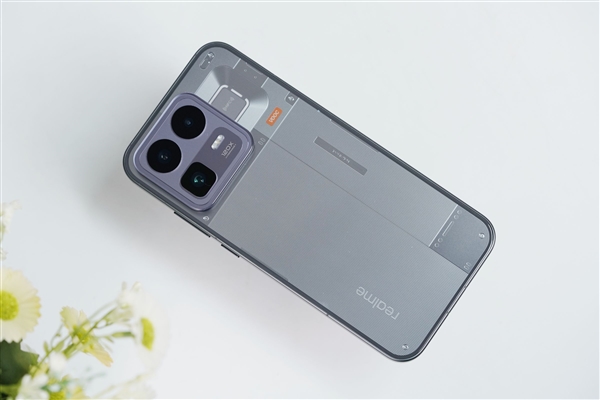 透明RGB光环 辨识度拉满!真我Neo8图赏