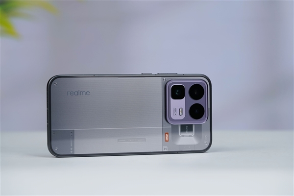 透明RGB光环 辨识度拉满!真我Neo8图赏