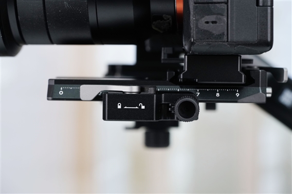 新一代相机增稳利器!大疆DJI RS 5手持云台稳定器图赏