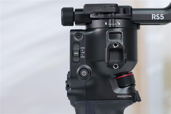 新一代相机增稳利器!大疆DJI RS 5手持云台稳定器图赏
