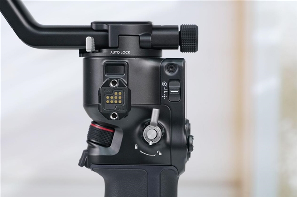新一代相机增稳利器!大疆DJI RS 5手持云台稳定器图赏