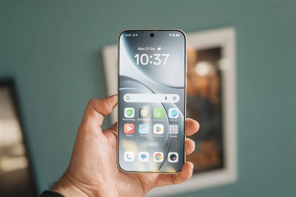 OPPO Find X9s Pro真机偷跑:Pro档唯一双2亿像素旗舰