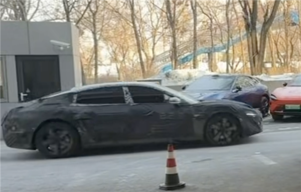 雷军放大招!小米一大波新车来了:六款重磅新品曝光 2026年冲击55万辆