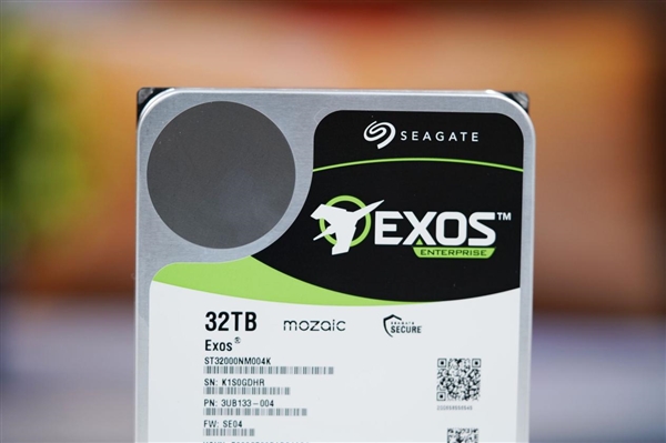 终于告别SMR叠瓦盘！希捷银河Exos 32TB硬盘图赏