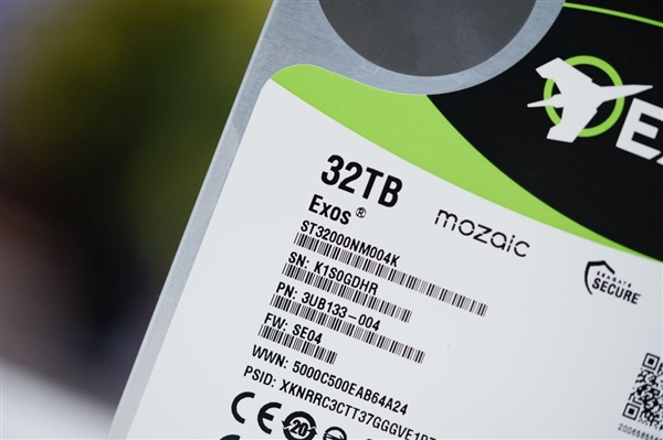 终于告别SMR叠瓦盘！希捷银河Exos 32TB硬盘图赏