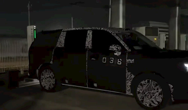 YU9来了！小米大型增程SUV实车首次官曝 胡峥楠晒图：帮大家好好试一下都在等着的车