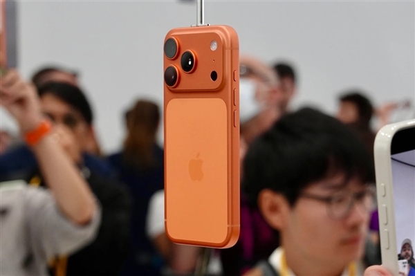 创历史纪录!苹果拿下美国69%市场份额:iPhone 17系列立大功