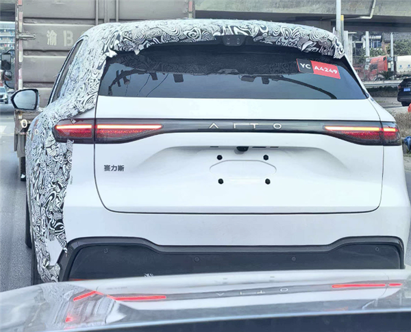 全新问界M6实车首曝 这才是年轻人的鸿蒙智行“真香车”