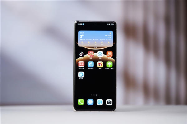 双折叠巅峰之作!华为Mate X7典藏版图赏