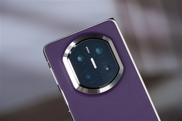 双折叠巅峰之作!华为Mate X7典藏版图赏