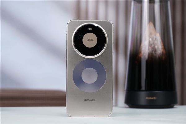 Mate 80系列全程拍摄!华为马年新春贺岁手机电影《木马》上映 网友看泪目