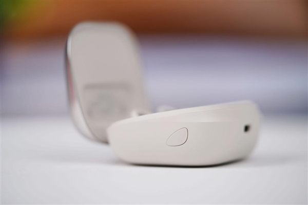 耳机盒居然带屏幕!999元当贝Air 1图赏