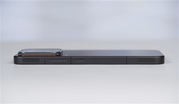 451万分最强旗舰手机!iQOO 15 Ultra图赏