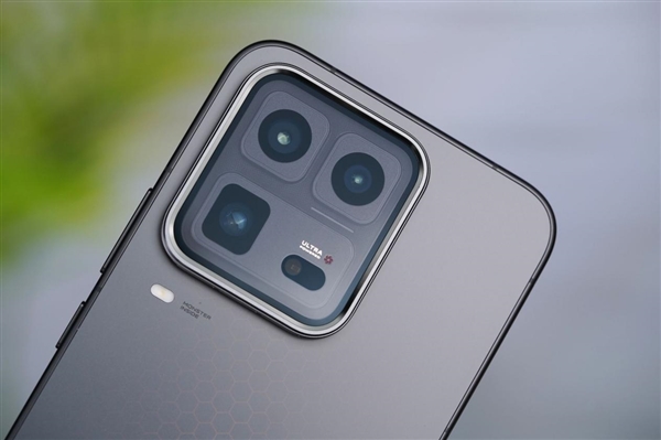 451万分最强旗舰手机!iQOO 15 Ultra图赏