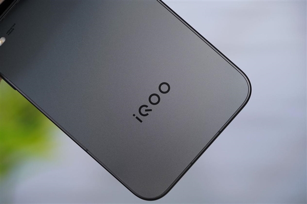 451万分最强旗舰手机!iQOO 15 Ultra图赏