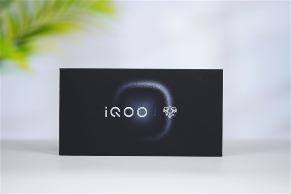 451万分最强旗舰手机!iQOO 15 Ultra图赏