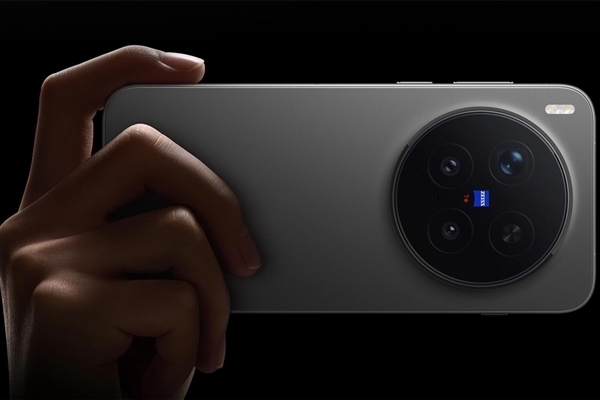 灭霸超大杯来了!vivo X300 Ultra顶配版入网:支持北斗卫星短信